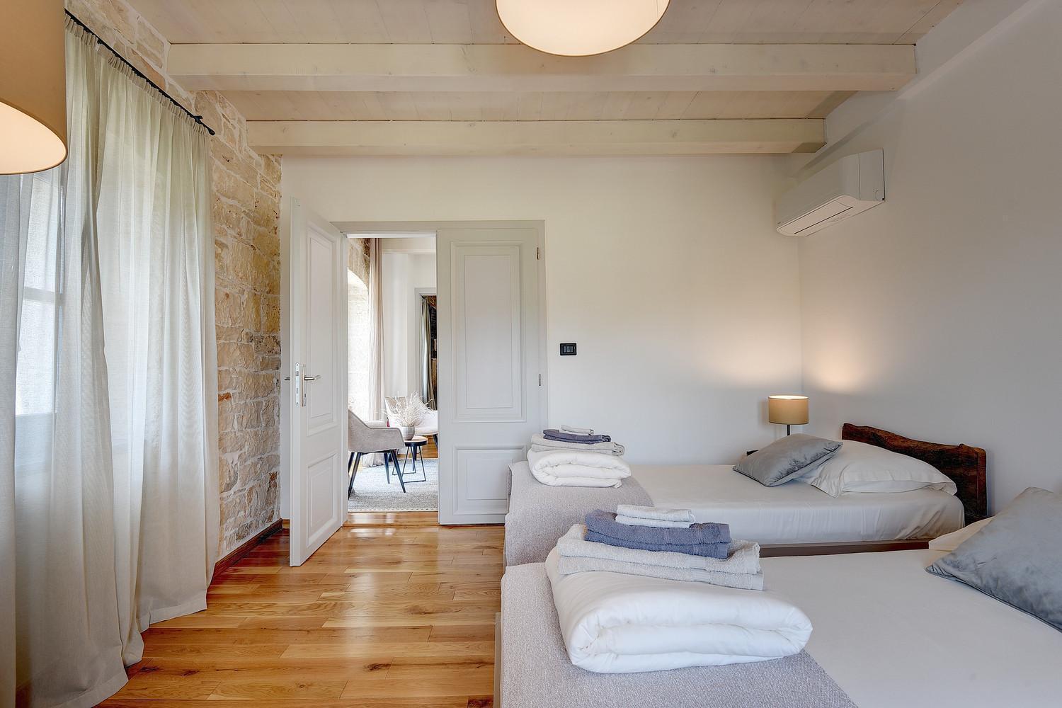 Villa Pi For 8 People In Central Istria With Heated Pool & Large Garden Tinjan Экстерьер фото