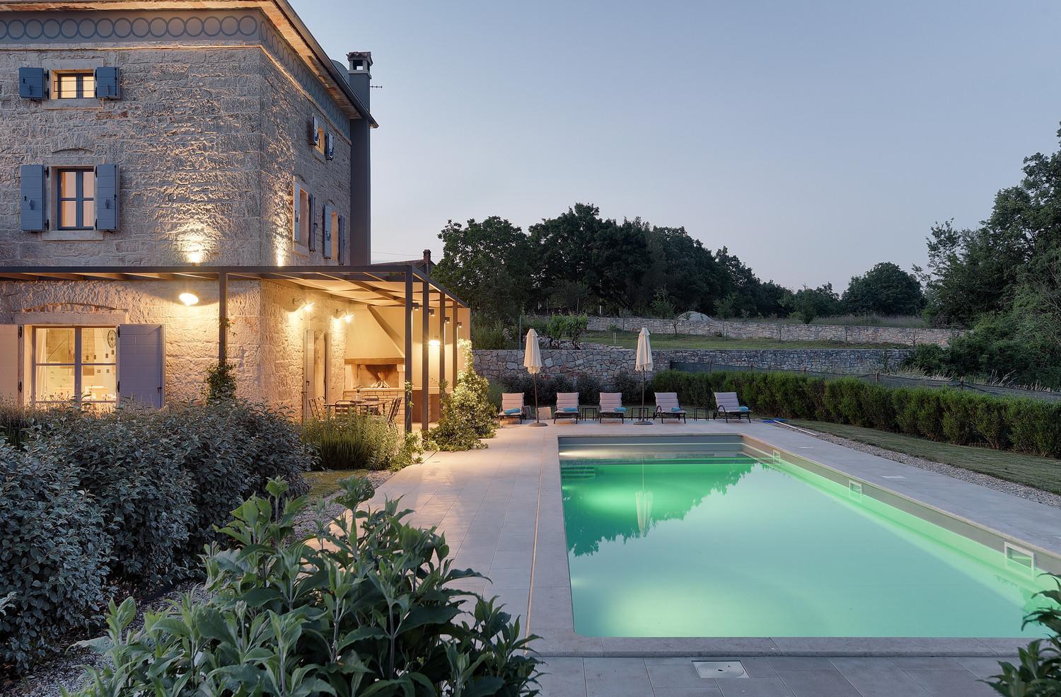 Villa Pi For 8 People In Central Istria With Heated Pool & Large Garden Tinjan Экстерьер фото